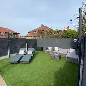 Holiday home New 3 Bedroom Family With Outdoor Living, Blackpool